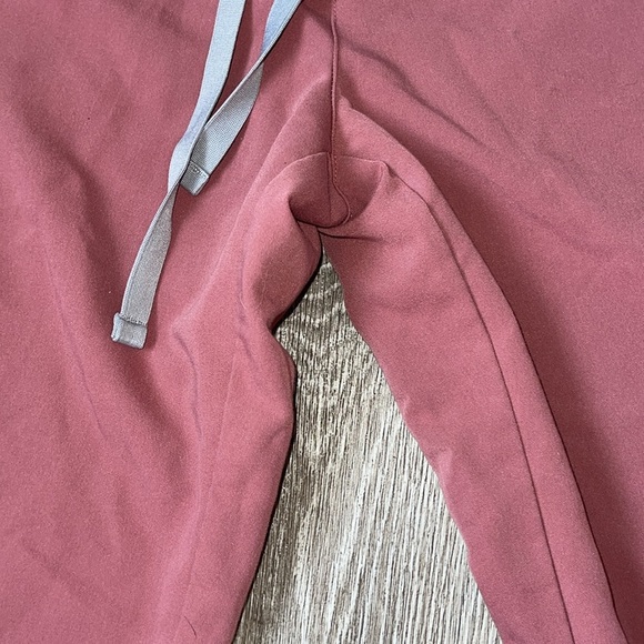 Figs Women’s Mauve Zamora size small Jogger Scrub Pants - Picture 5 of 9